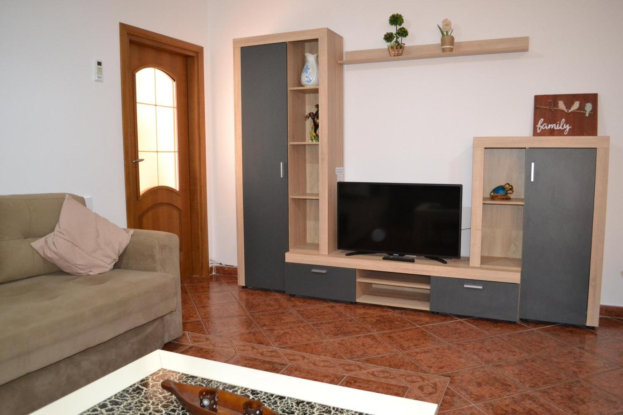 Central 5 Bedrooms Apartment Partial Seaview Влёра Экстерьер фото