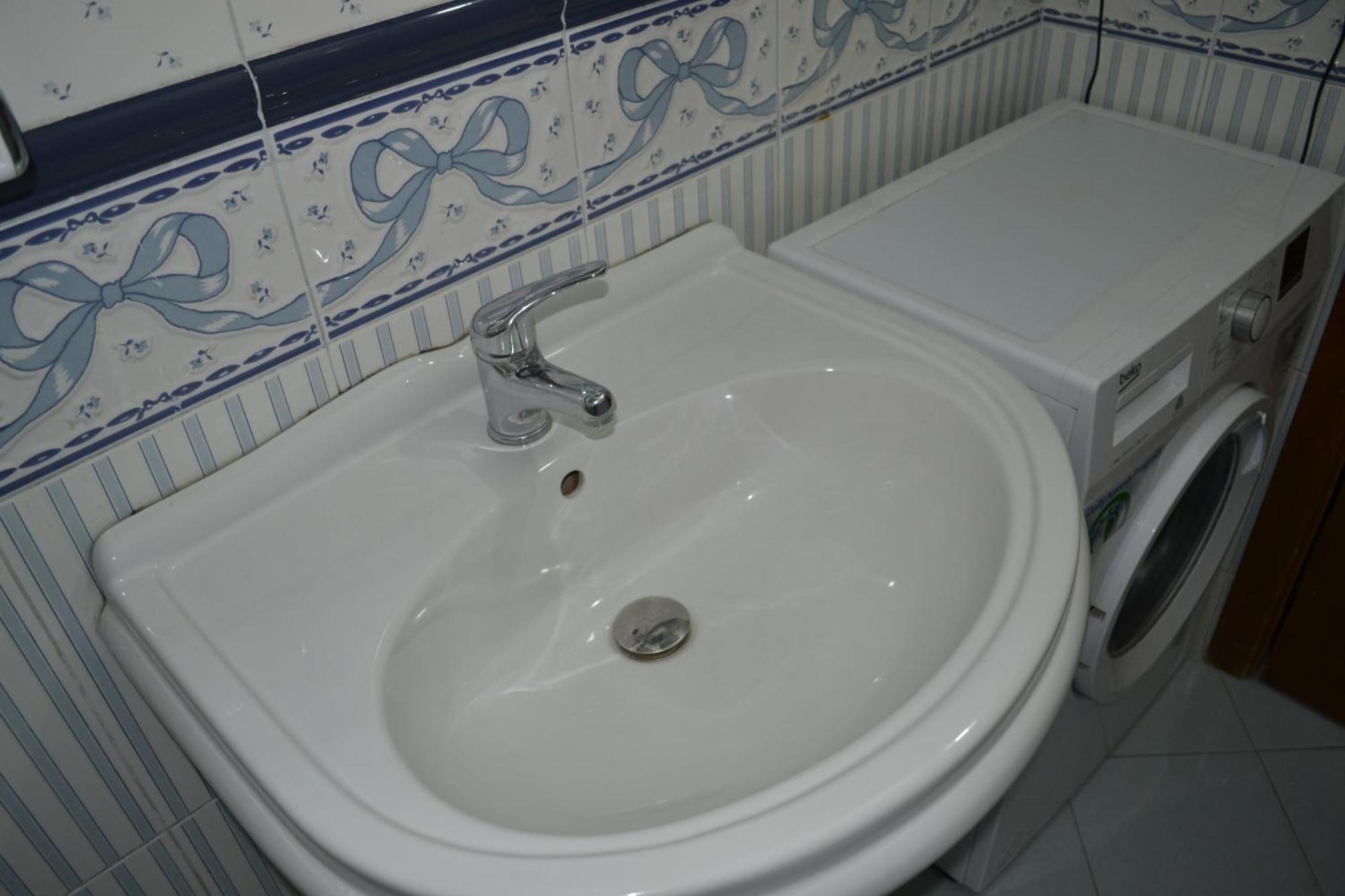 Central 5 Bedrooms Apartment Partial Seaview Влёра Экстерьер фото