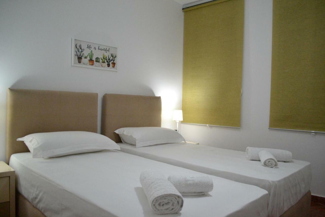 Central 5 Bedrooms Apartment Partial Seaview Влёра Экстерьер фото